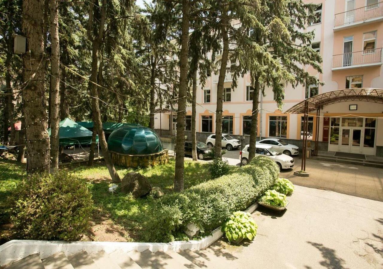 Hotel Zhemchuzhina Kavkaza Schelesnowodsk Exterior foto